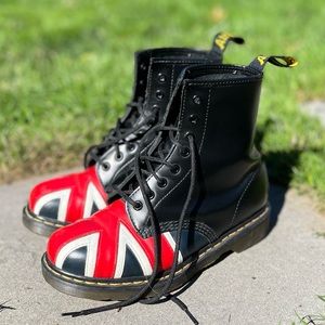 Dr. Martens 8 Hole Union Jack British Flag Leather Flag Toe Combat Boots